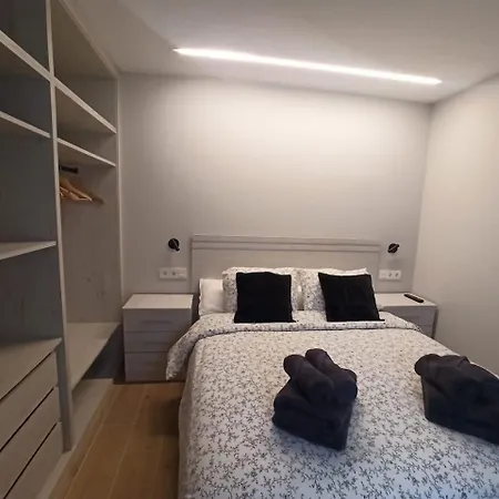 Daire Estacion De Tren, Autobus Vut5240as