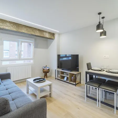 Estacion De Tren, Autobus Vut5240as Daire Gijón