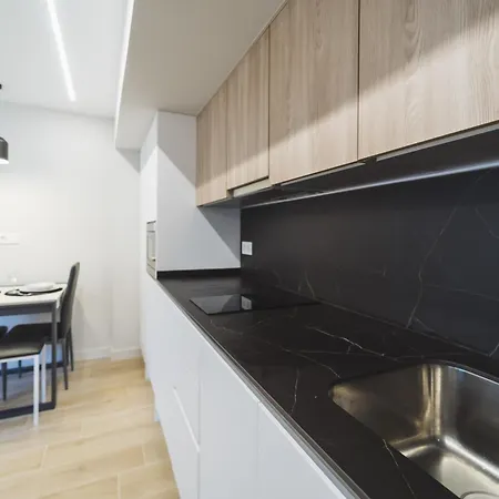 Estacion De Tren, Autobus Vut5240as Daire